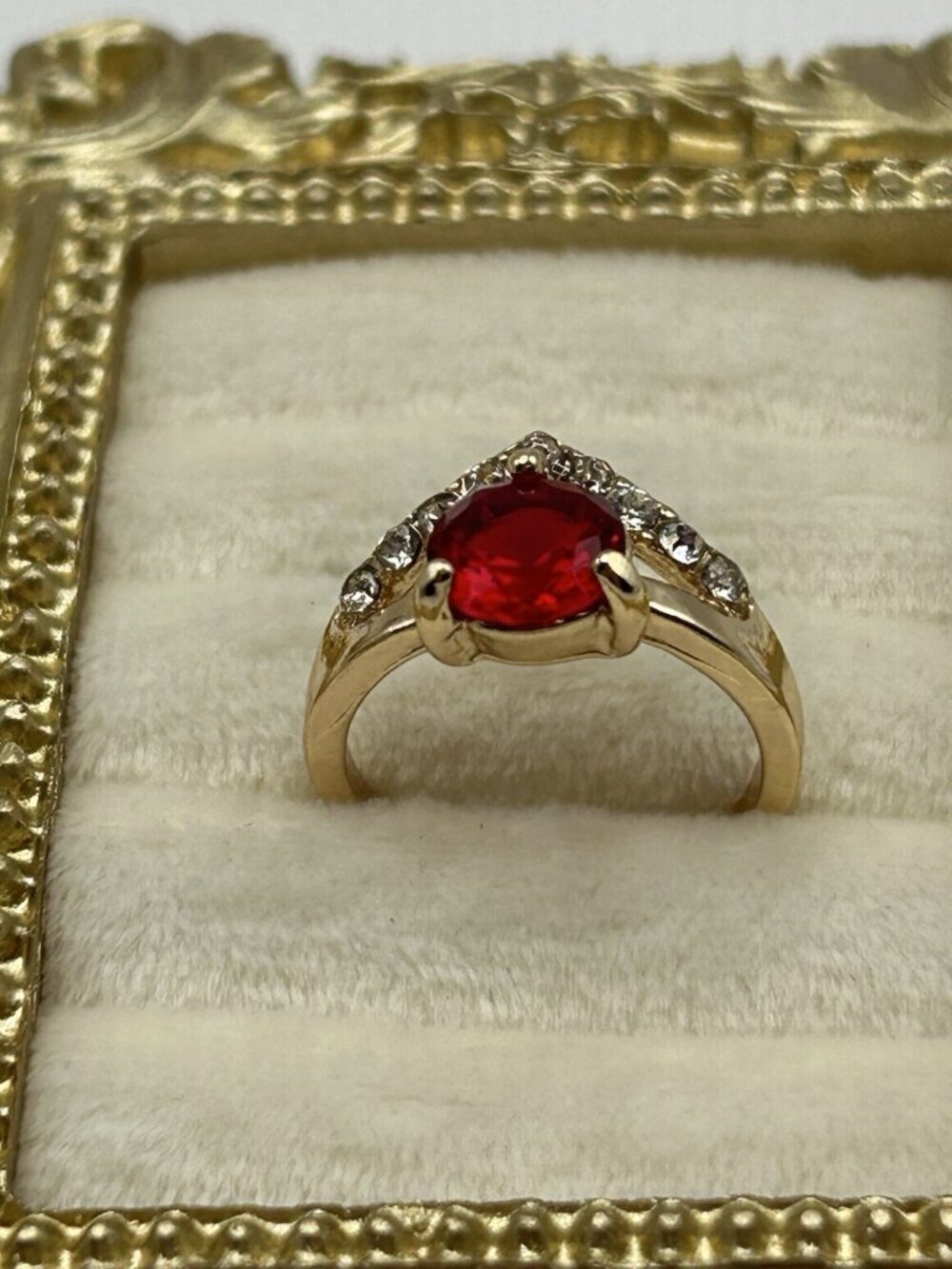 Gold Tone Red Stone Rhinestone Cocktail Ring Size 7.5 Chevron Retro Style Gift - Picture 8 of 12